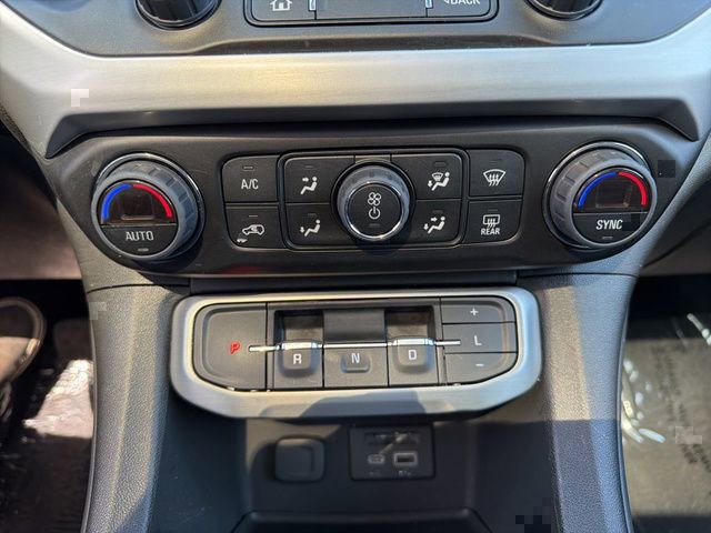 Used 2023 GMC Acadia SLT AWD/4WD image 29