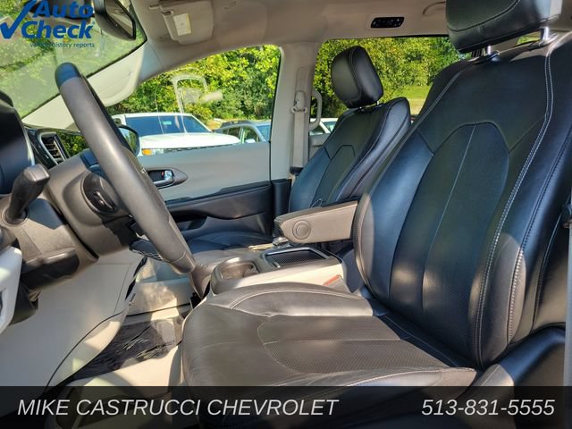 Used 2022 Chrysler Pacifica Touring-L FWD image 25