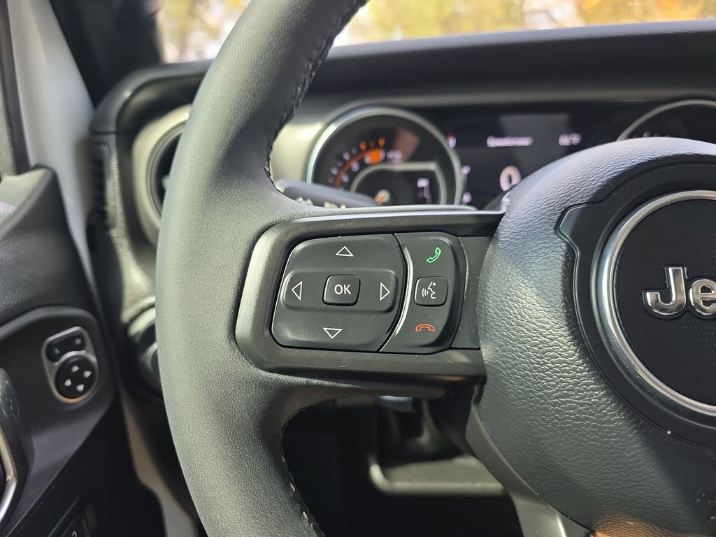 Used 2023 Jeep Wrangler Sport S image 20