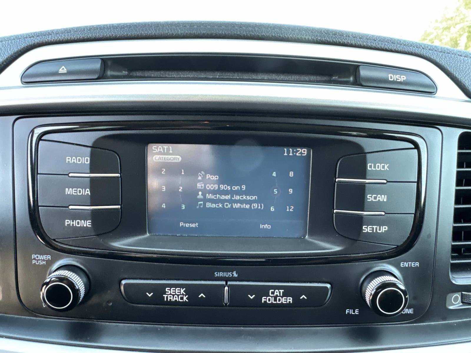 Used 2017 Kia Sorento LX image 27