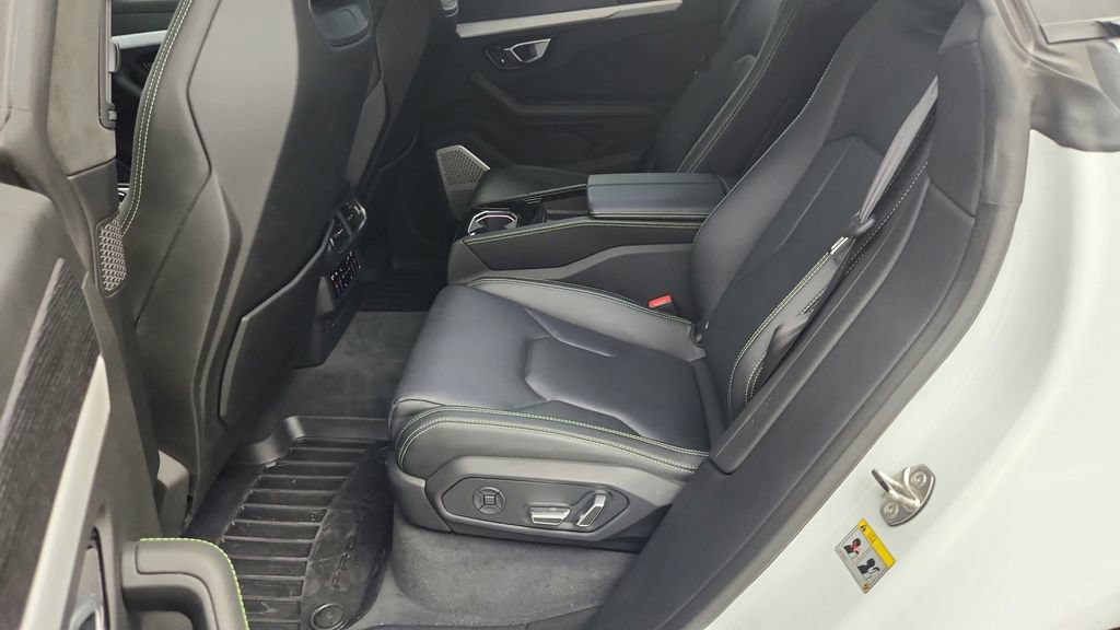 Used 2020 Lamborghini Urus AWD/4WD image 42