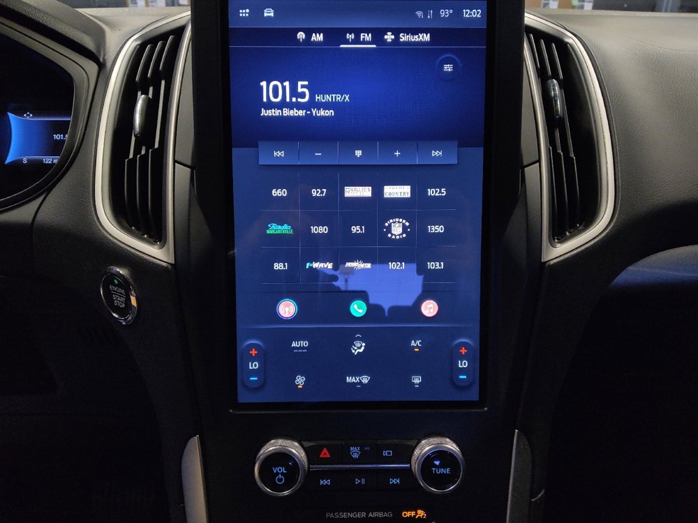 Used 2023 Ford Edge SE image 25