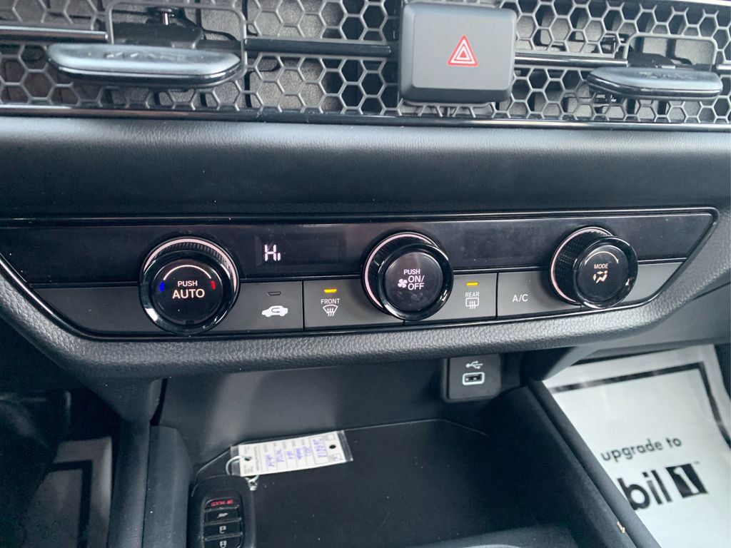 Used 2023 Honda HR-V LX image 34
