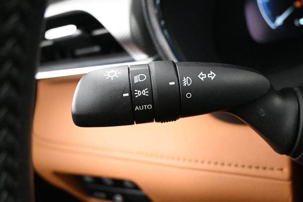 Used 2026 Toyota Highlander Platinum AWD/4WD image 19