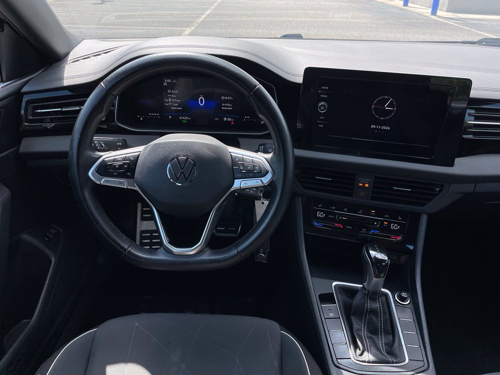 Used 2025 Volkswagen Jetta Sport FWD image 11