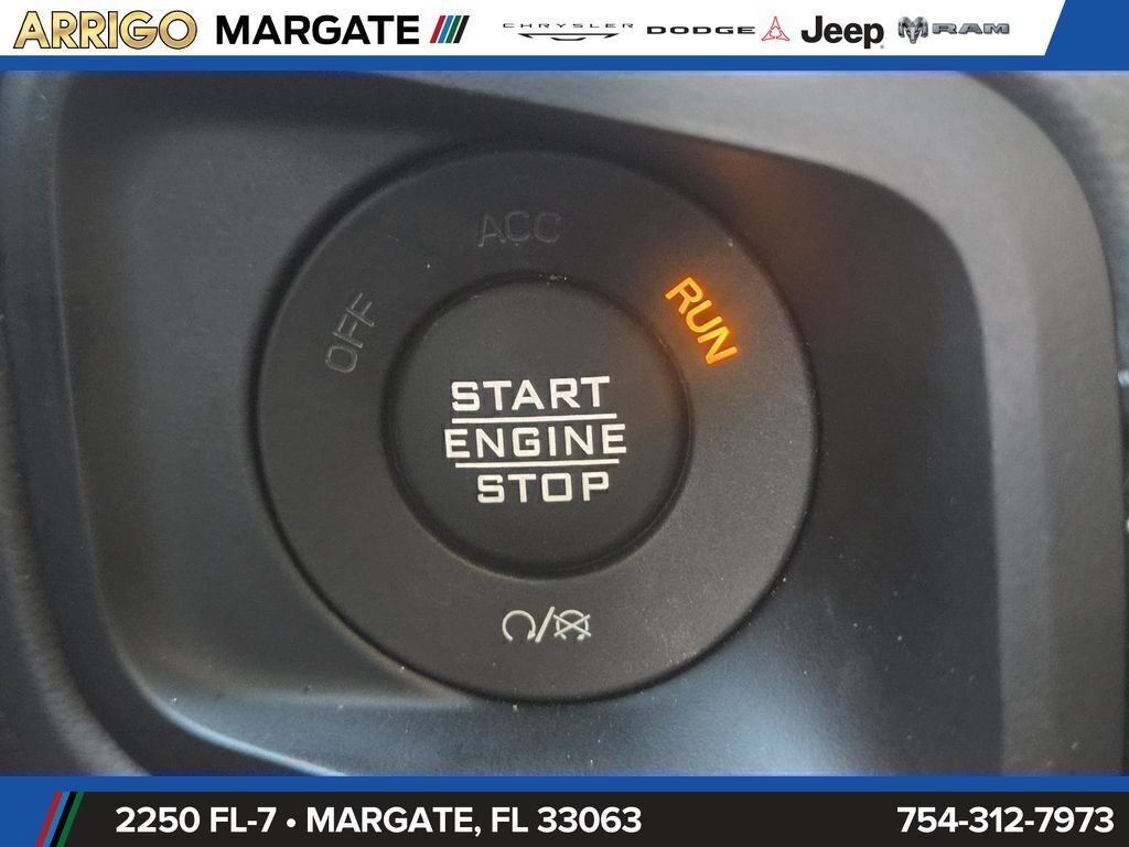Used 2025 Jeep Wrangler Unlimited Sahara w/ Safety Group AWD/4WD image 30