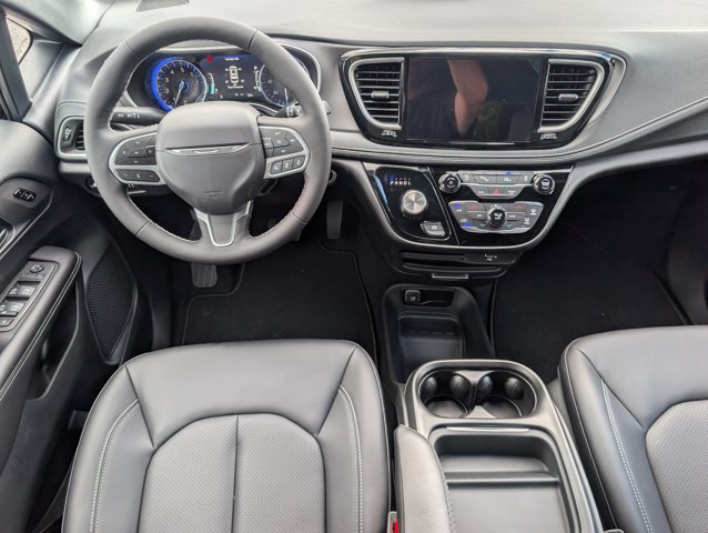 New 2027 Chrysler Pacifica Select FWD image 6