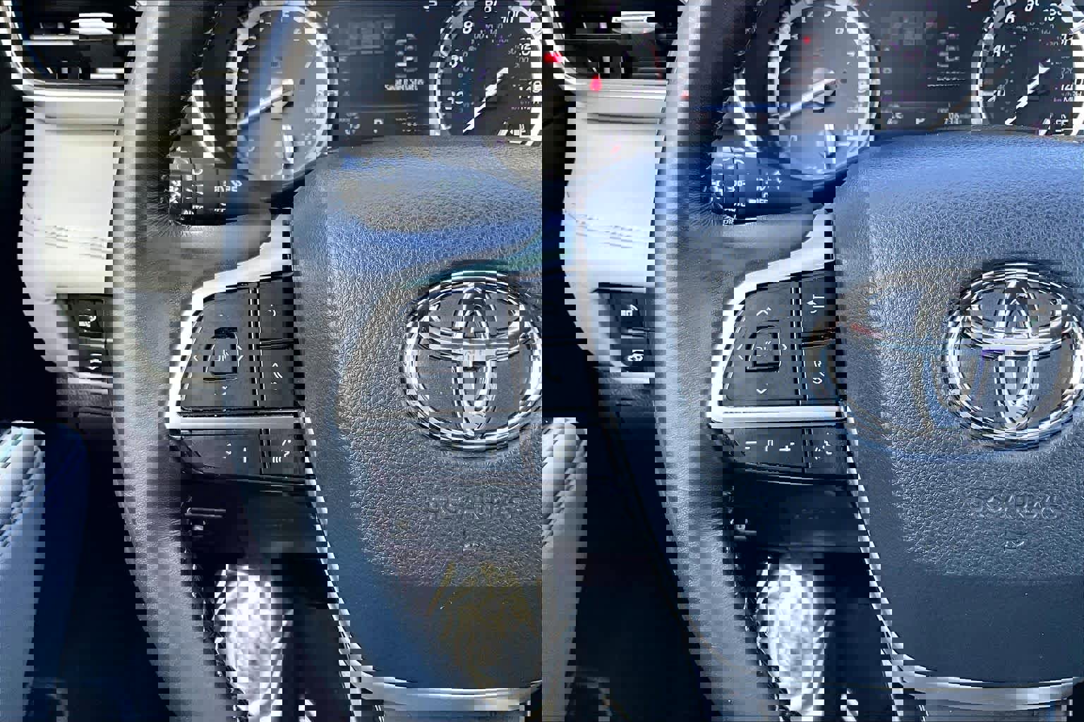 Used 2022 Toyota Highlander XLE image 24