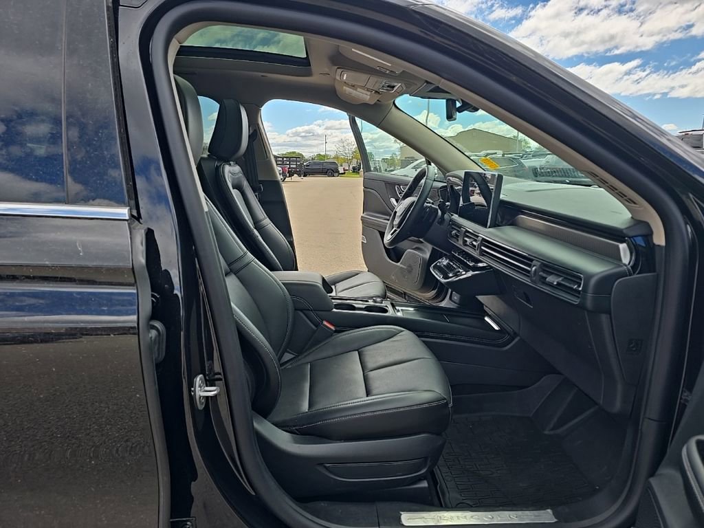 Used 2026 Lincoln Corsair Reserve AWD/4WD image 19