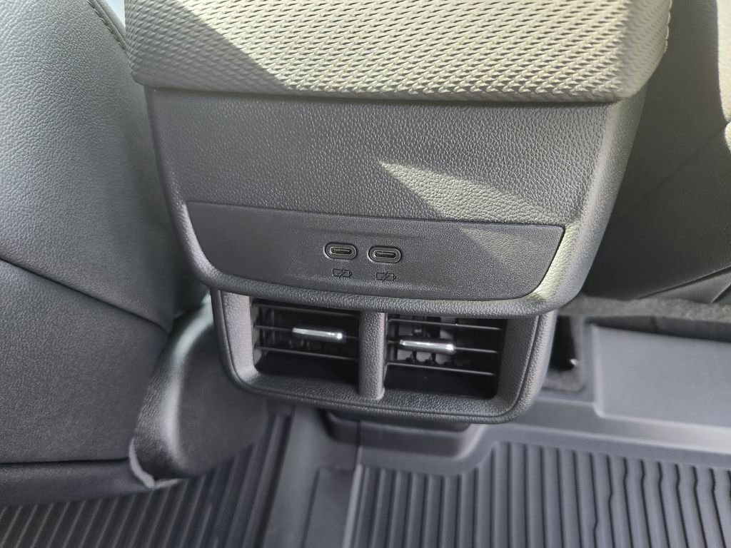 New 2026 Chevrolet Equinox LT w/ Convenience Package II FWD image 9