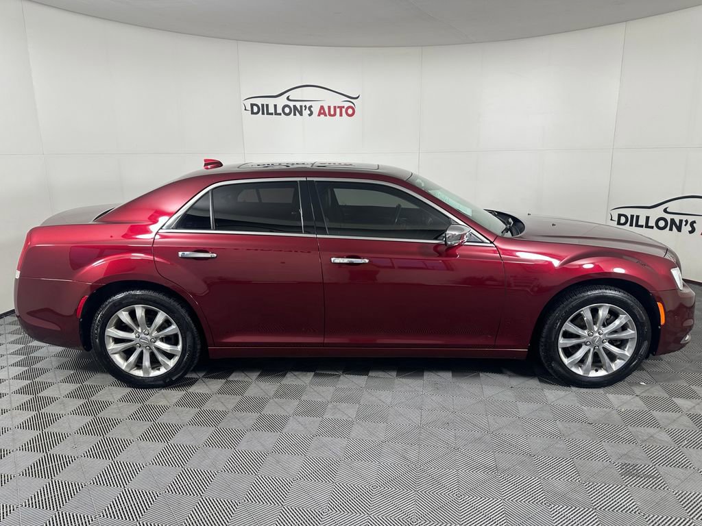 Used 2018 Chrysler 300 Limited w/ Safetytec Plus Group image 8