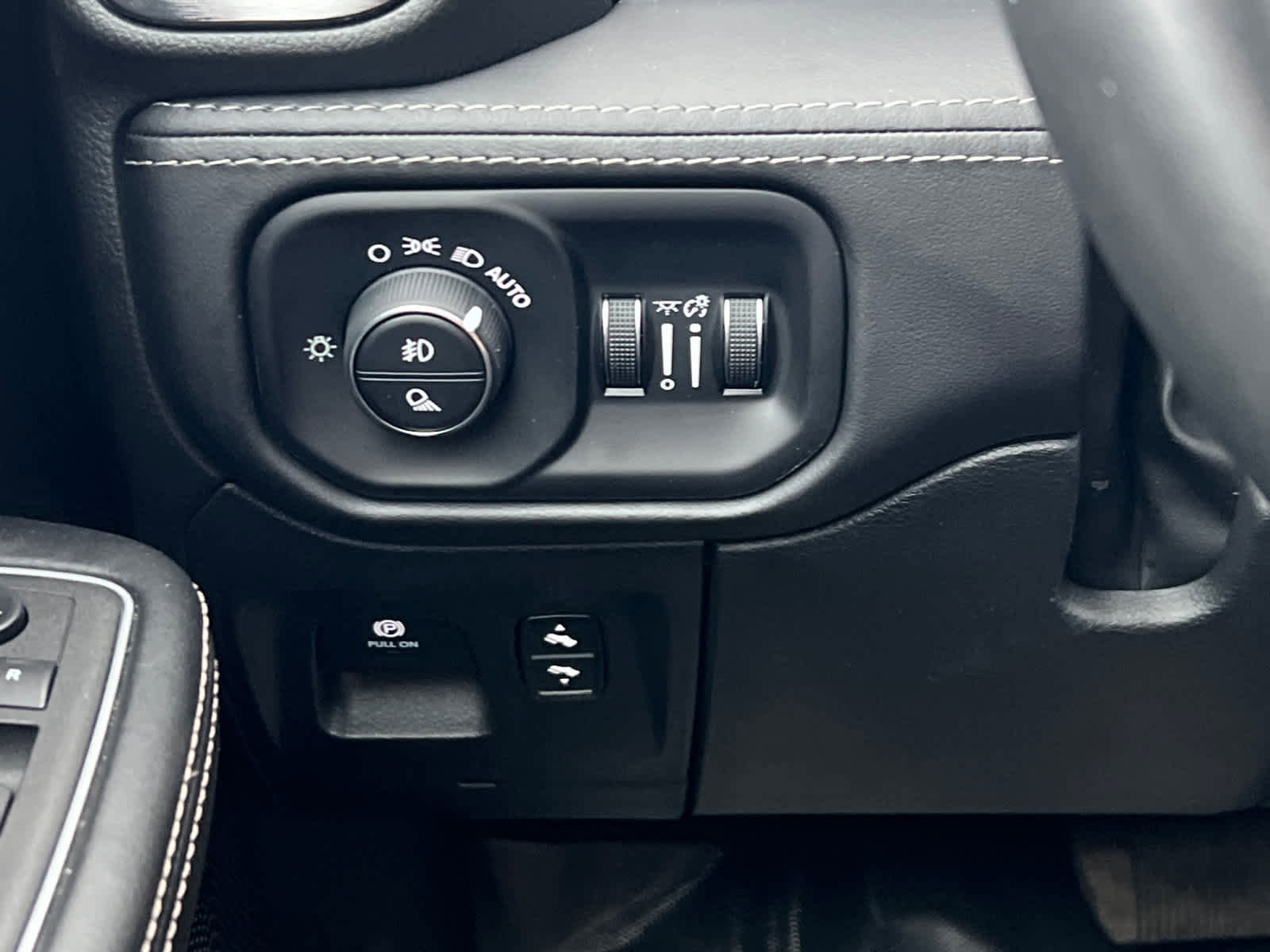 Used 2023 RAM 1500 Limited image 21