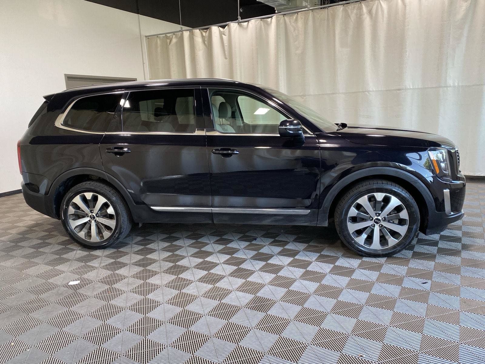 Used 2021 Kia Telluride EX w/ EX Premium Package AWD/4WD image 8