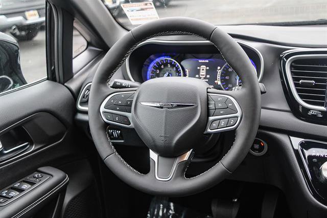 New 2026 Chrysler Voyager LX image 14