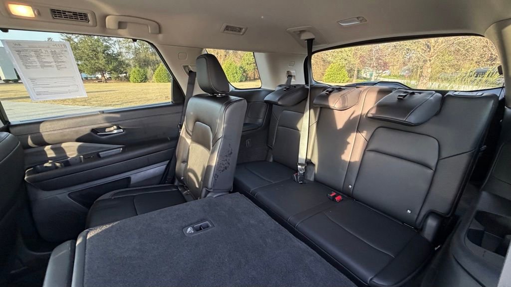 Certified 2025 Nissan Pathfinder SL image 26