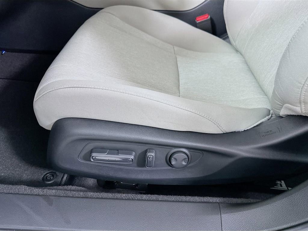 Certified 2025 Honda Accord SE image 9
