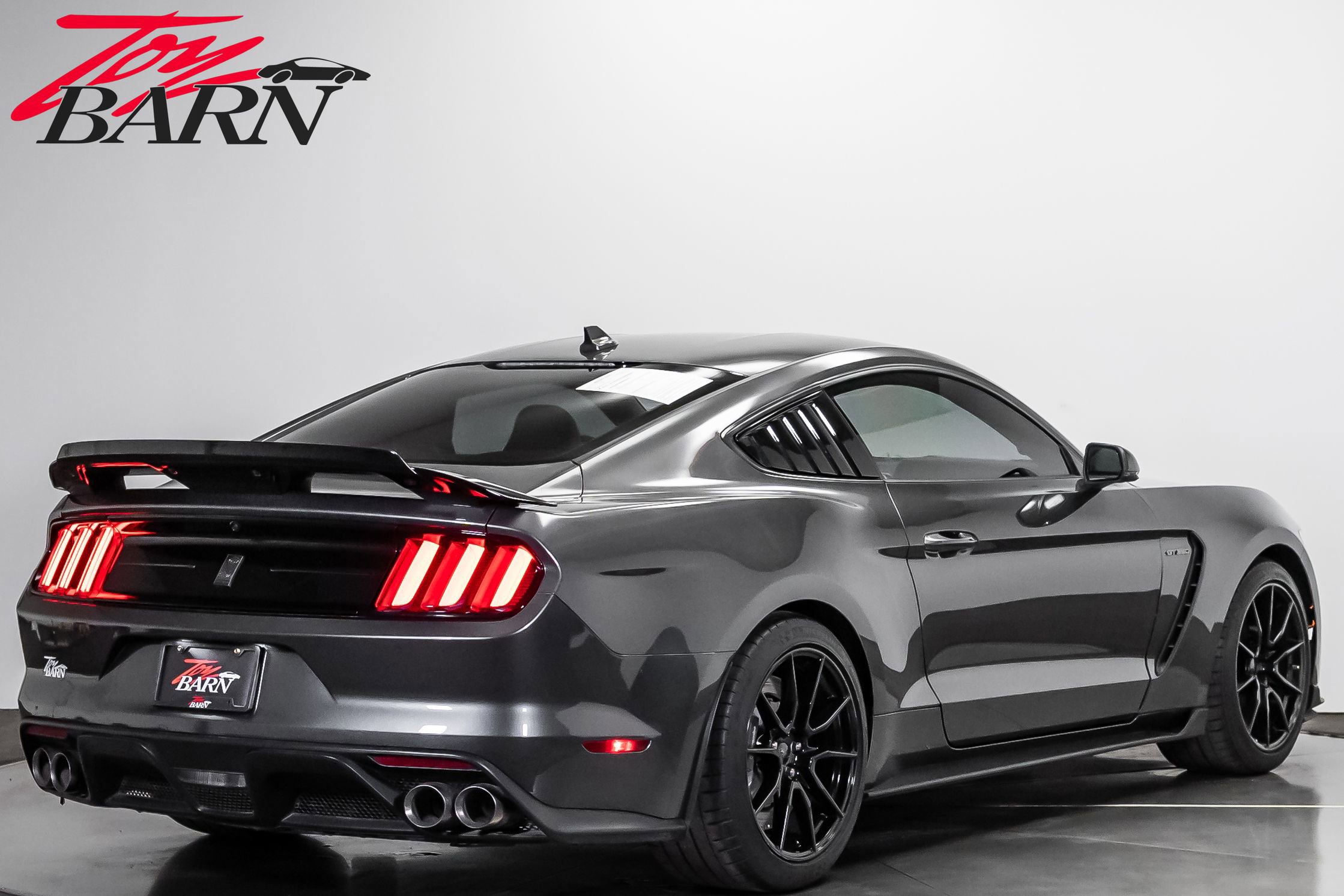 Used 2020 Ford Mustang Shelby GT350 w/ Technology Package RWD image 5