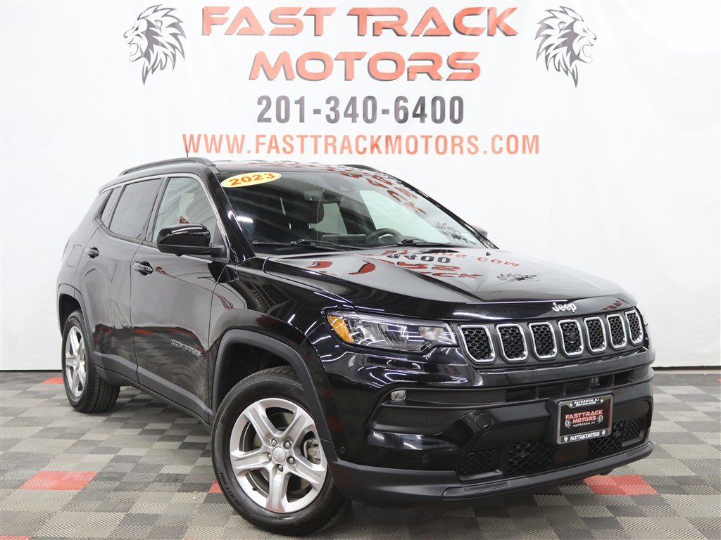 Used 2023 Jeep Compass Latitude w/ Convenience Group image 3