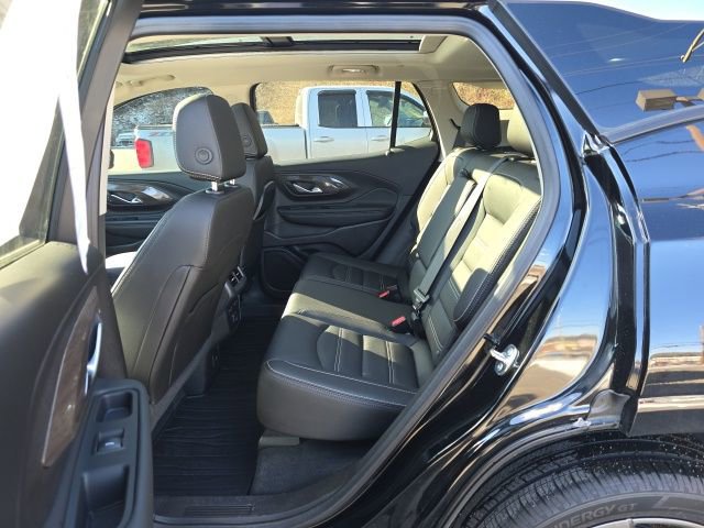 Used 2024 GMC Terrain Denali w/ Black Diamond Edition image 23