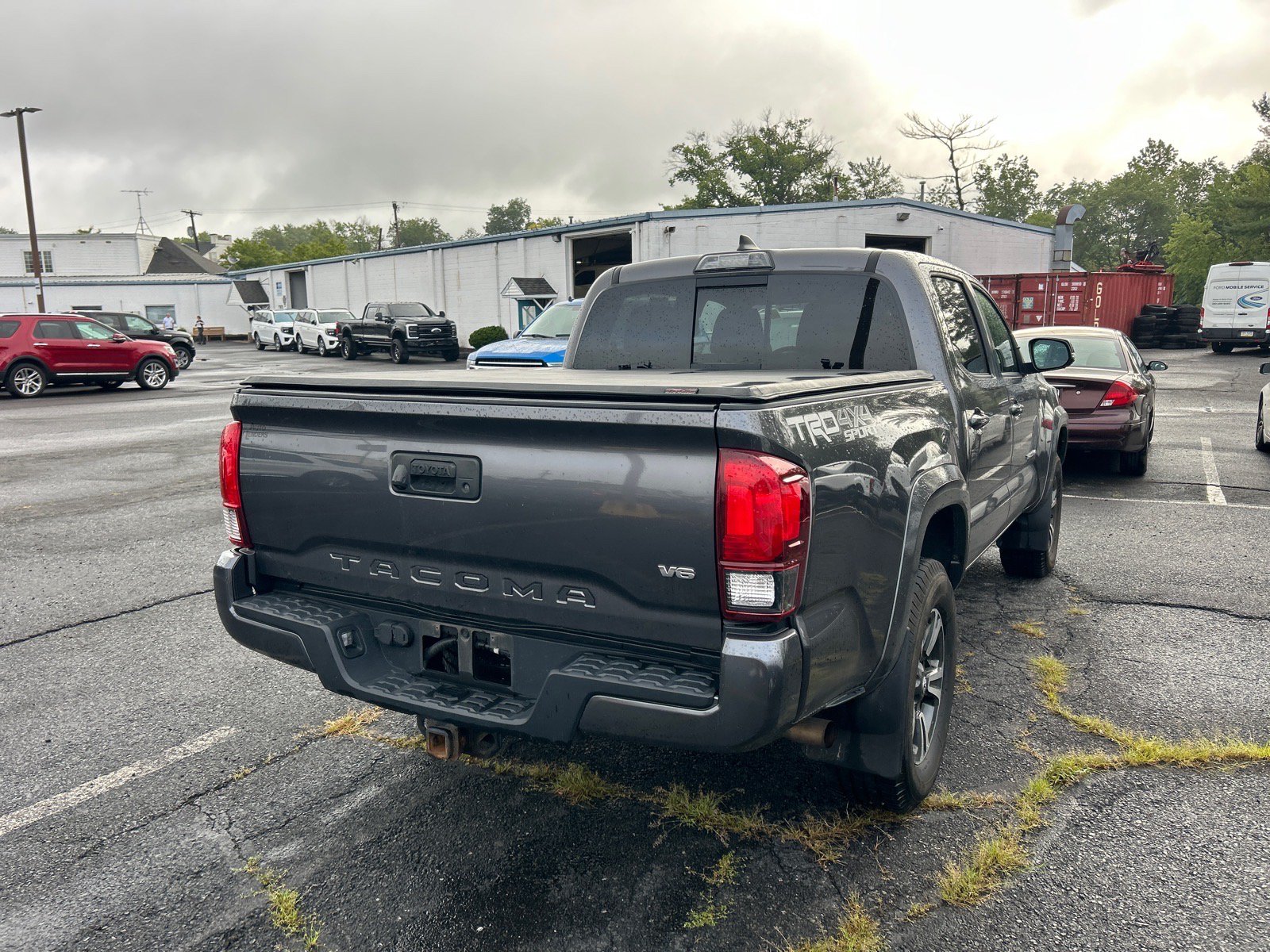 Used 2018 Toyota Tacoma TRD Sport AWD/4WD image 5