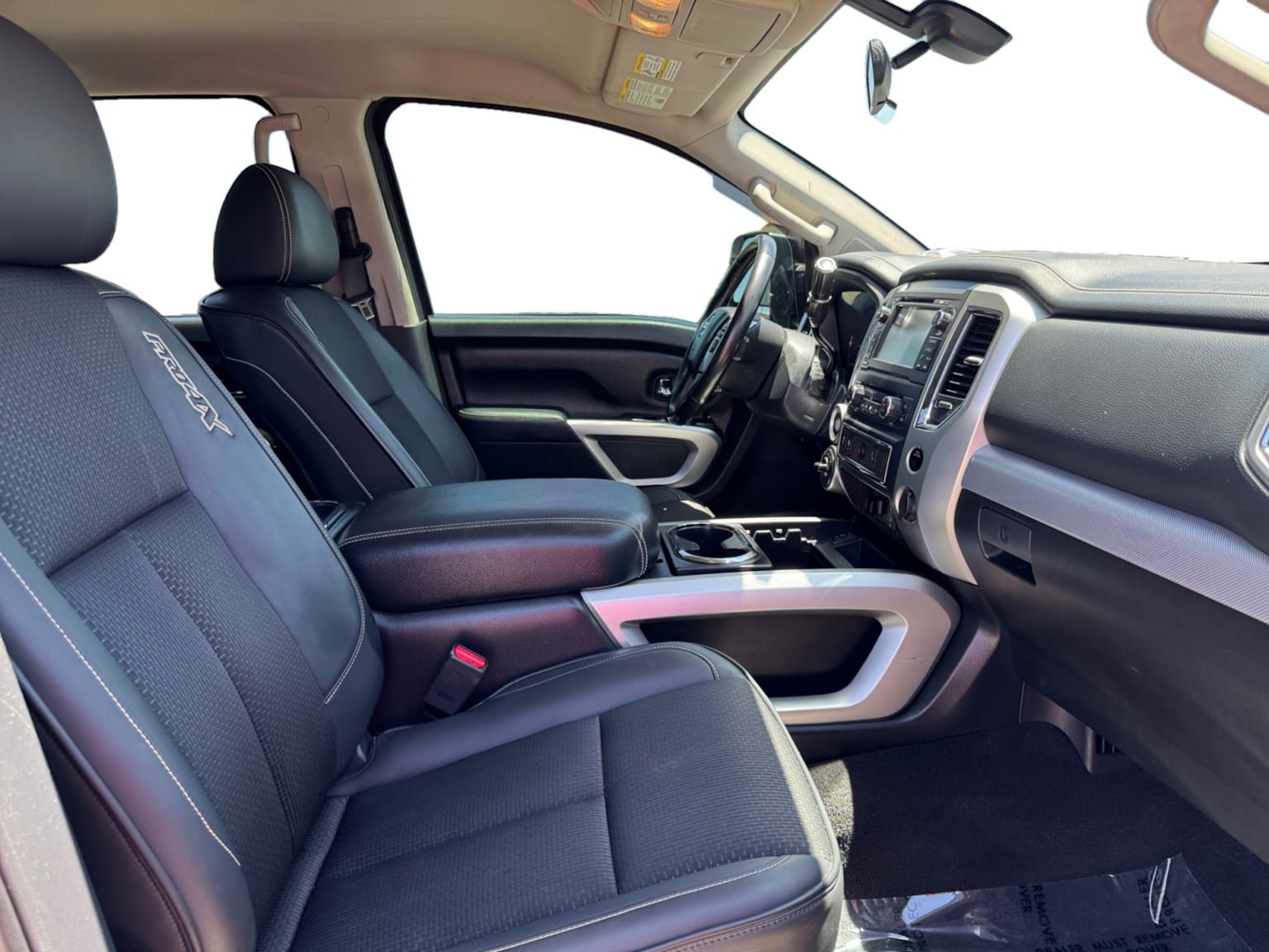 Used 2018 Nissan Titan PRO-4X AWD/4WD image 17