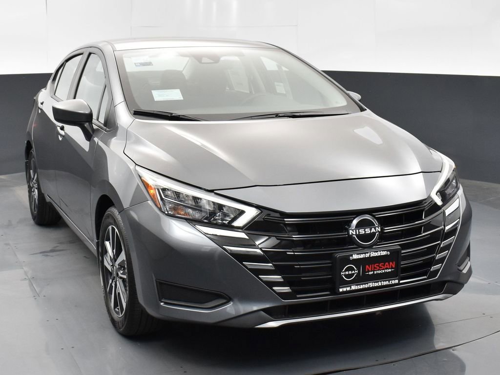 New 2025 Nissan Versa SV w/ Trunk Package