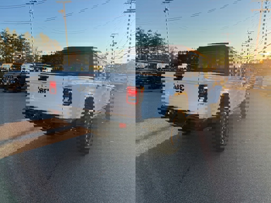 New 2026 Jeep Gladiator Sport image 7