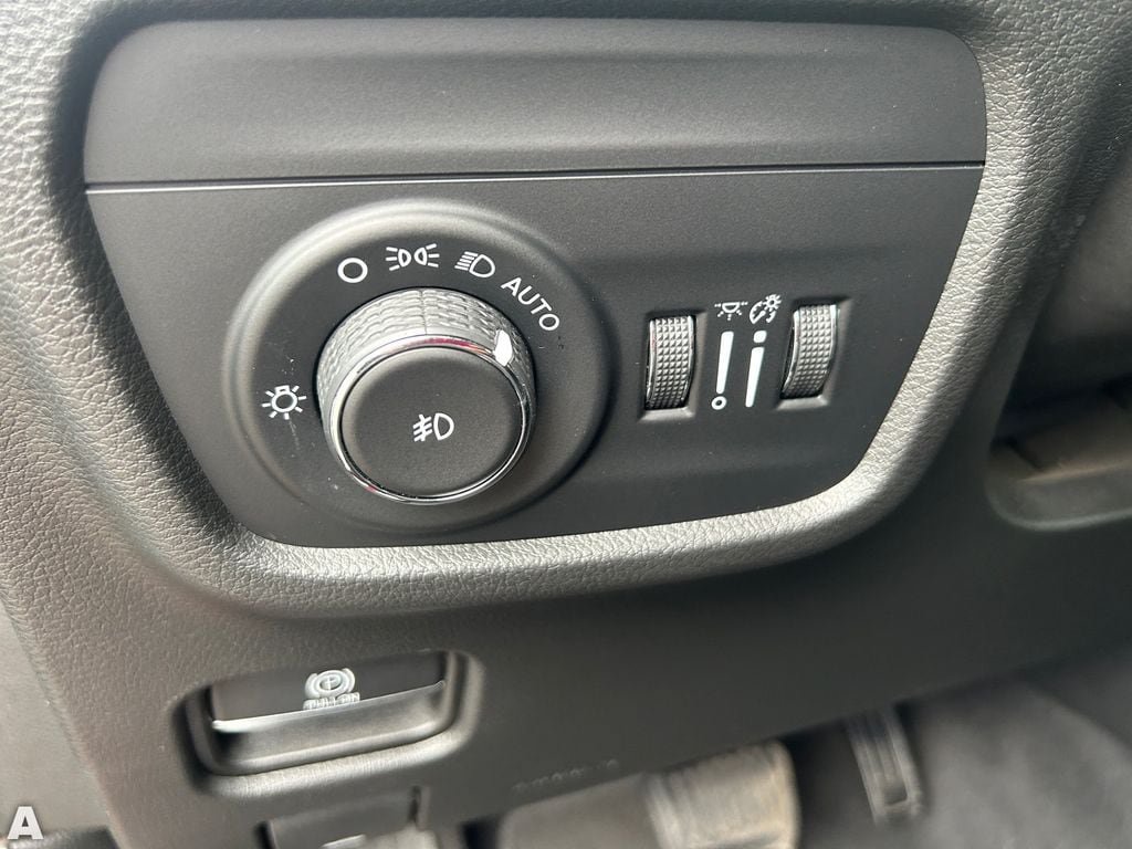 Certified 2022 Jeep Grand Cherokee L Overland AWD/4WD image 27