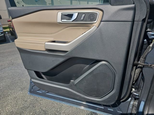 Used 2022 Ford Explorer XLT w/ Equipment Group 202A image 33