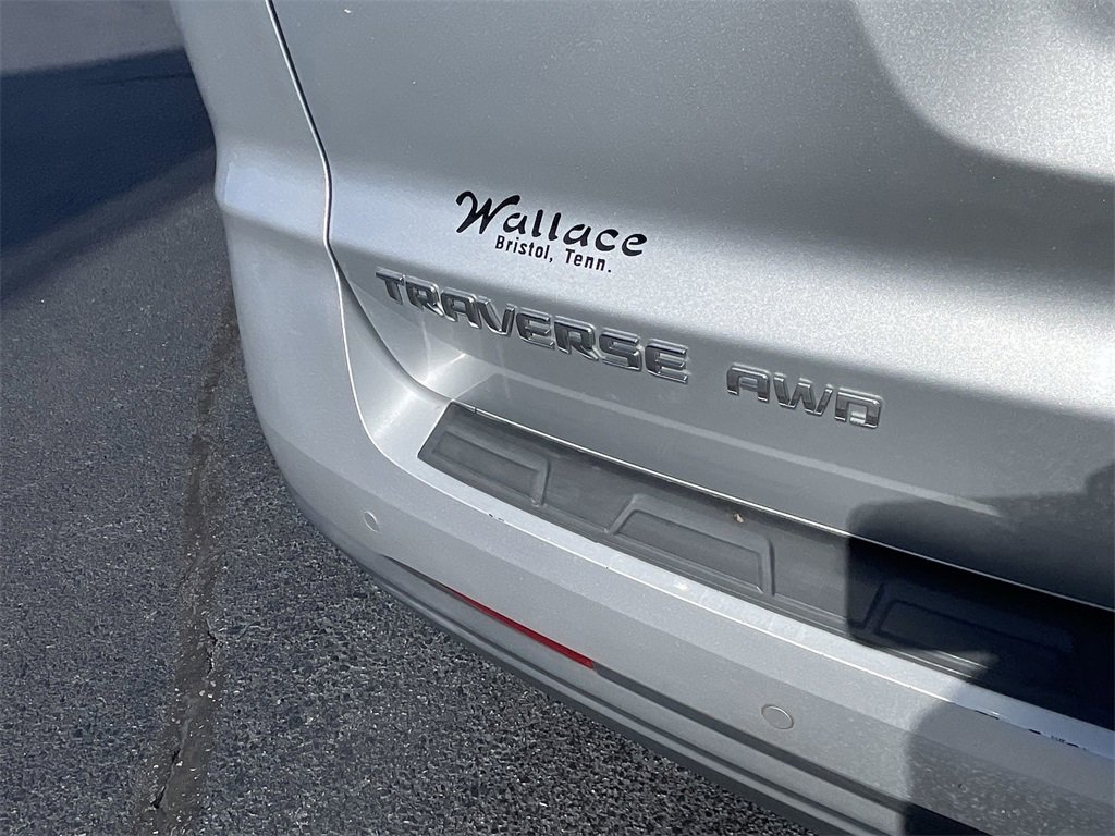 Used 2017 Chevrolet Traverse LT image 7