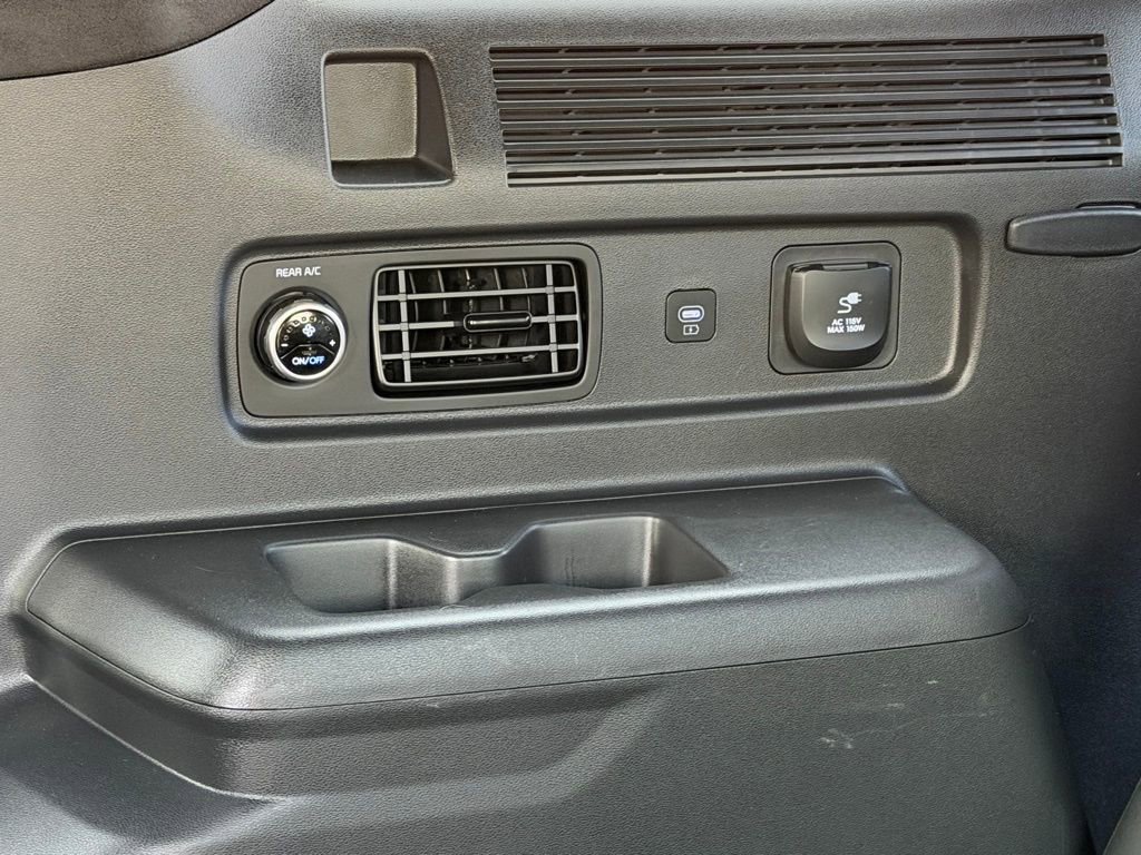 Used 2025 Hyundai Santa Fe Calligraphy image 8