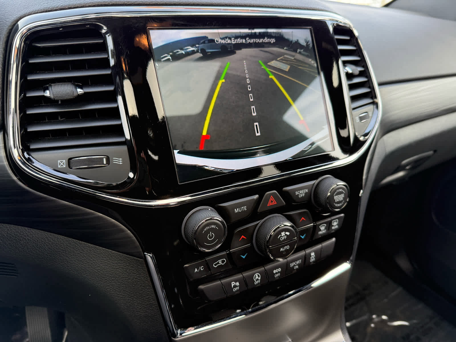 Used 2021 Jeep Grand Cherokee Laredo image 17