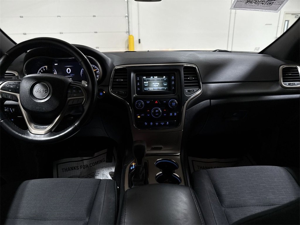 Used 2017 Jeep Grand Cherokee Laredo w/ Quick Order Package 23E image 10