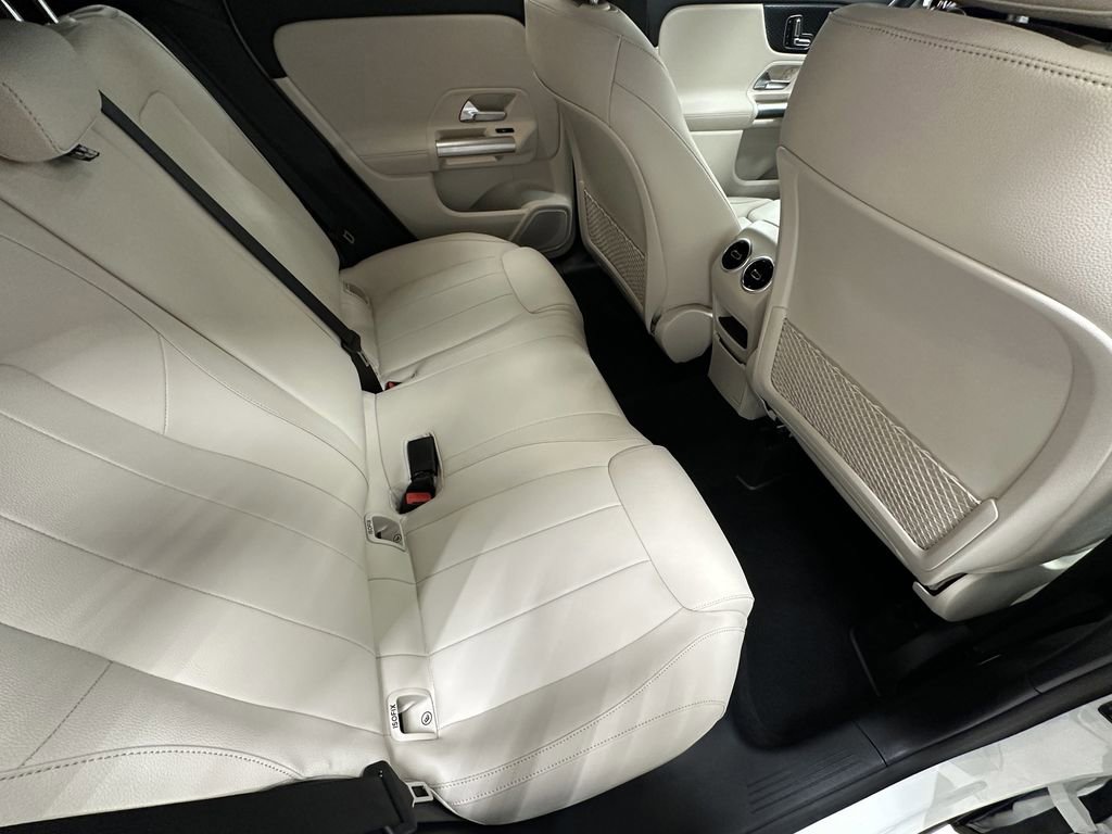 Certified 2025 Mercedes-Benz GLA 250 image 16