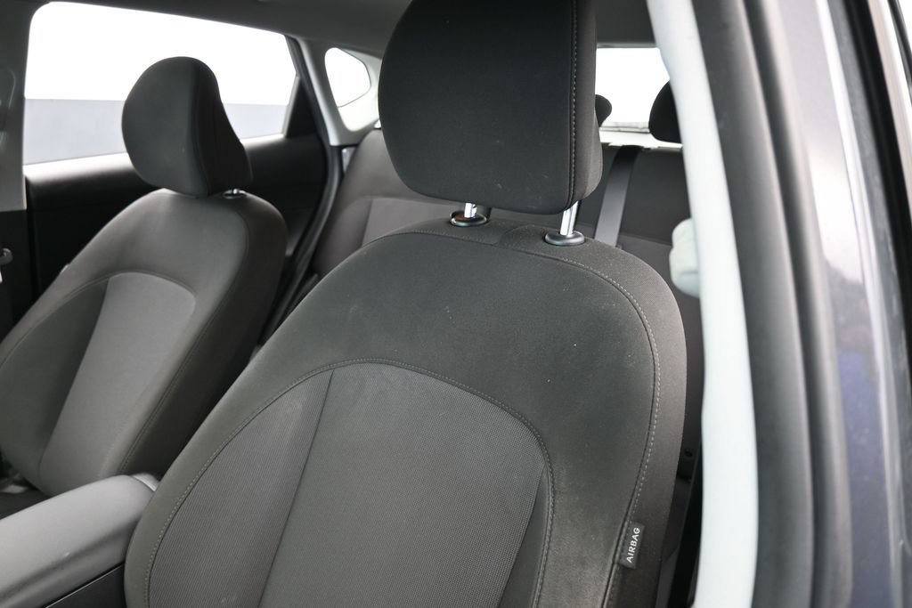 Used 2024 Hyundai Kona SE FWD image 17