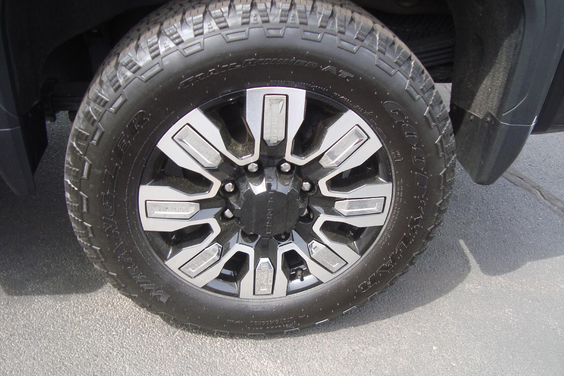 Certified 2025 GMC Sierra 2500 Denali w/ Denali Reserve Package AWD/4WD image 8