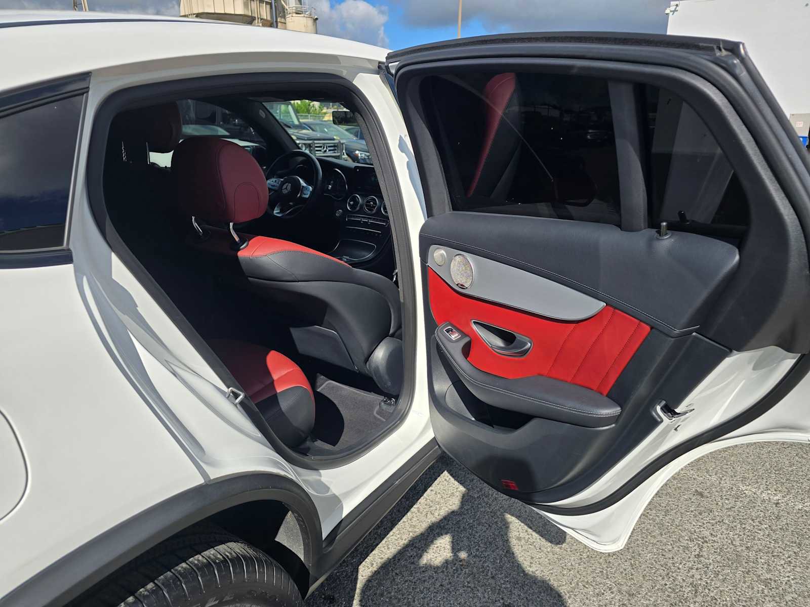 Used 2023 Mercedes-Benz GLC 300 4MATIC Coupe image 14