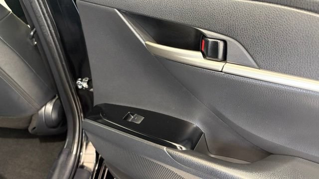 Used 2025 Toyota Camry SE FWD image 25