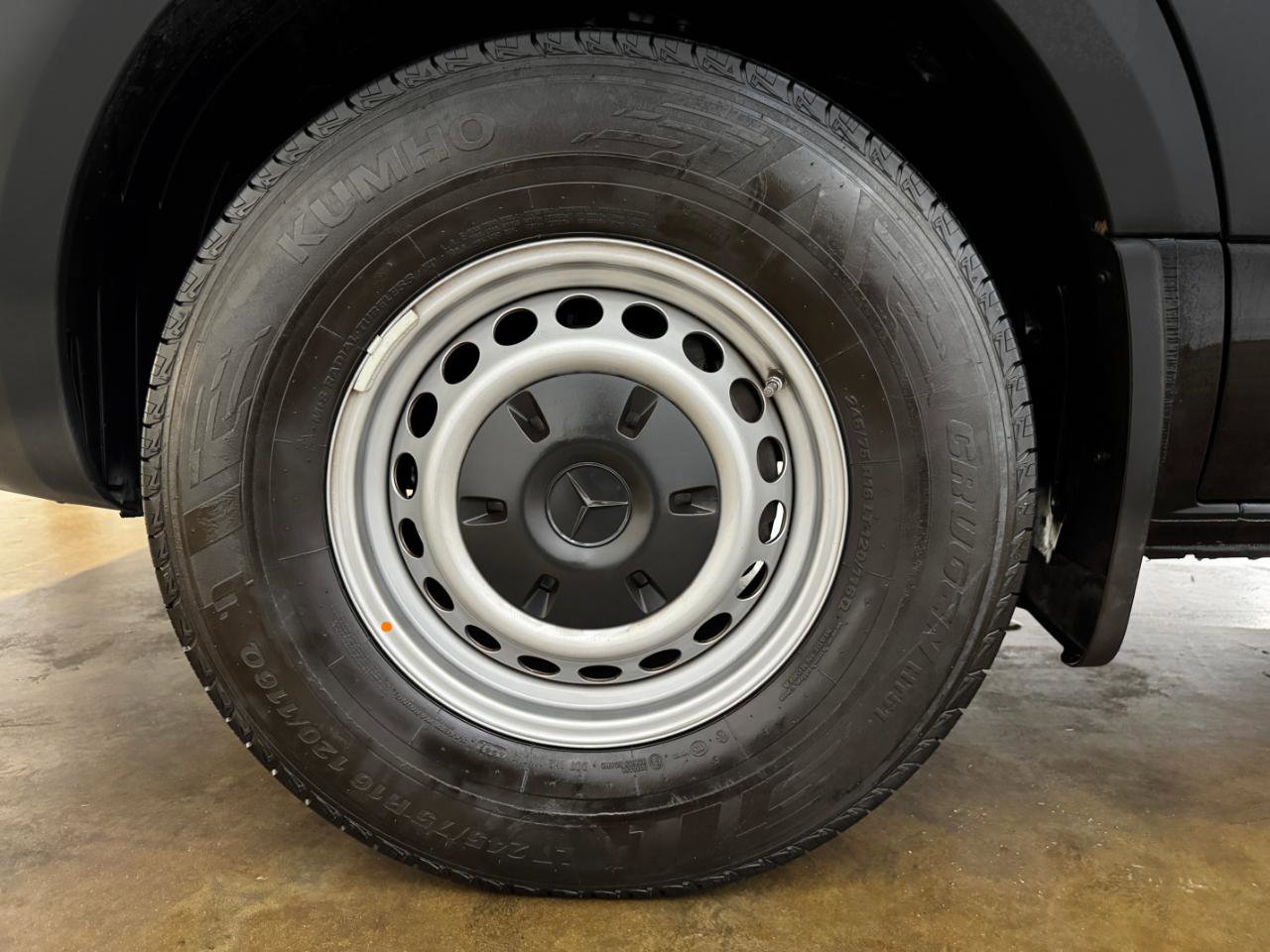 Used 2023 Mercedes-Benz Sprinter 2500 image 40