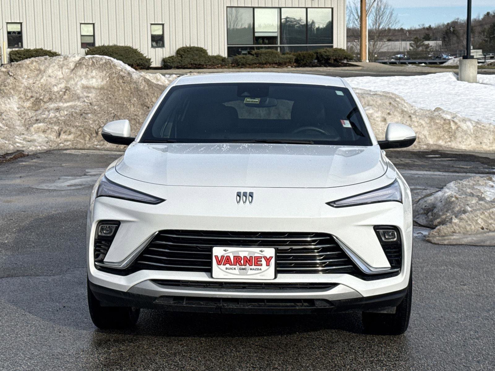 Used 2024 Buick Envista Preferred w/ Convenience I Package image 2