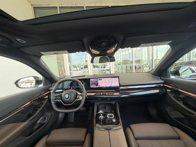 Used 2026 BMW 540i xDrive AWD/4WD image 33
