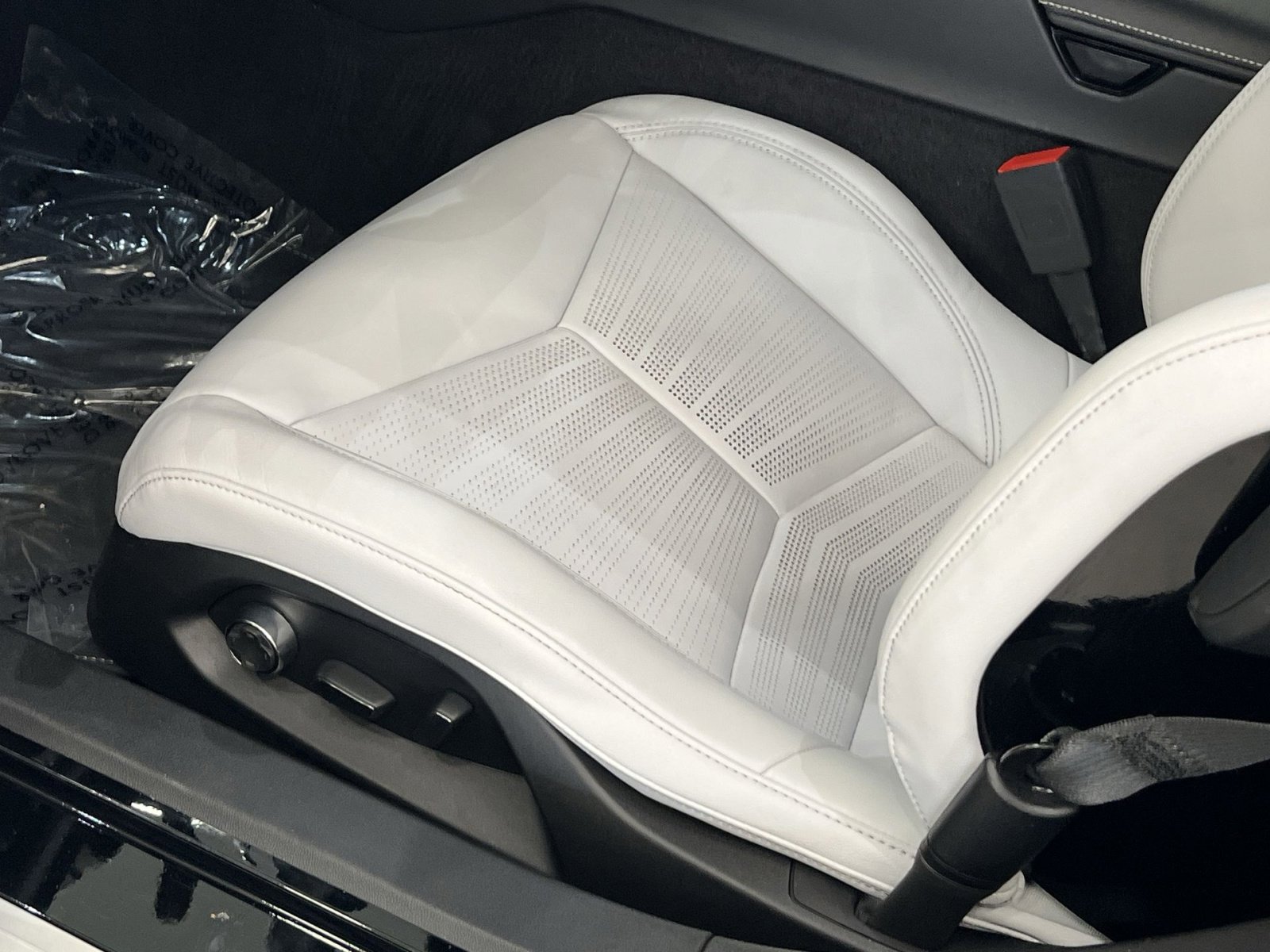 Used 2025 Chevrolet Corvette Stingray w/ Battery Protection Package image 13