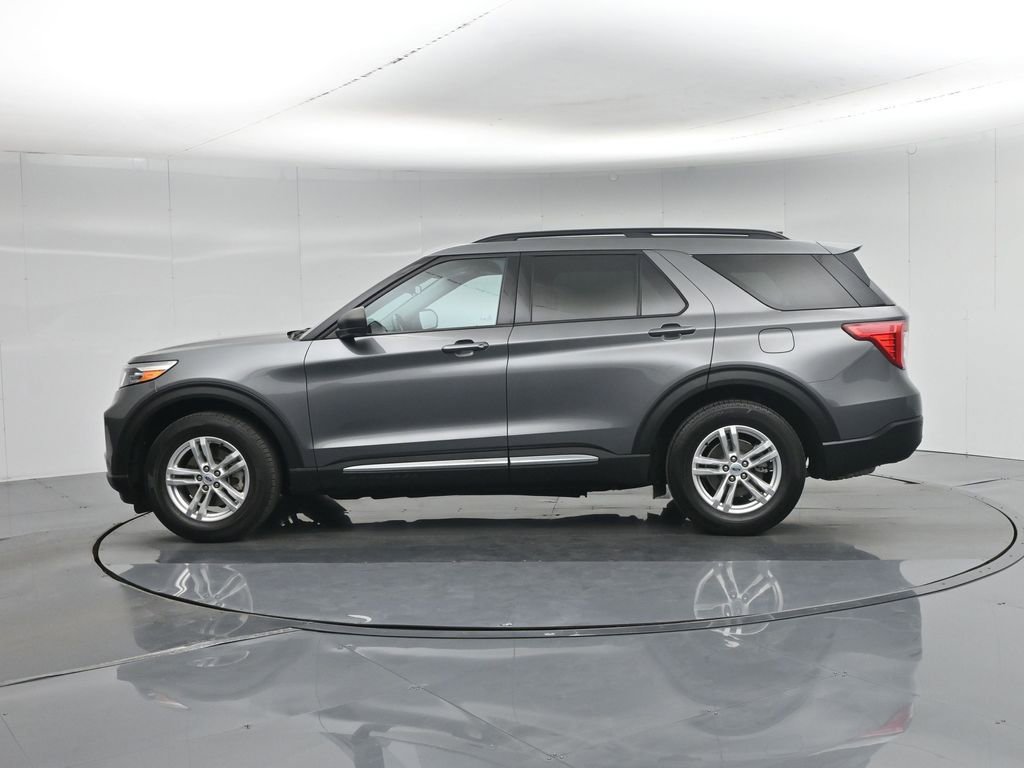 Used 2023 Ford Explorer XLT image 28