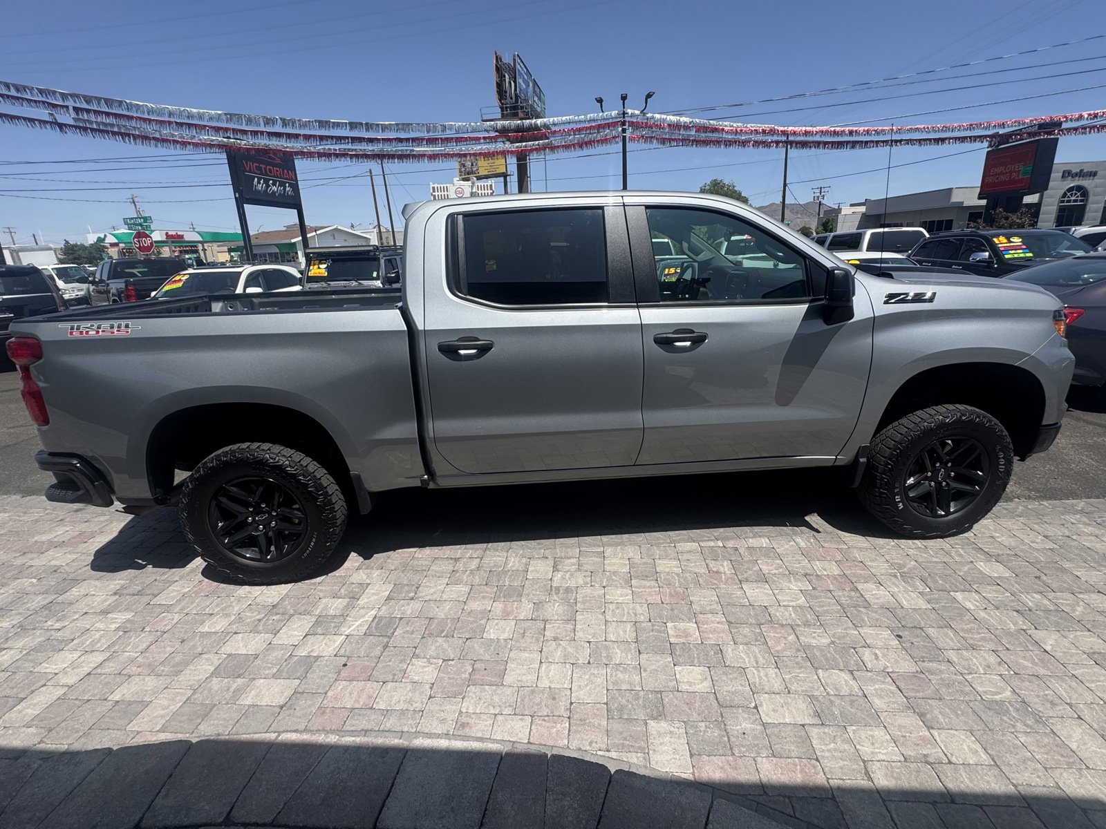 Used 2023 Chevrolet Silverado 1500 Custom Trail Boss w/ LPO, Dark Essentials Package image 5