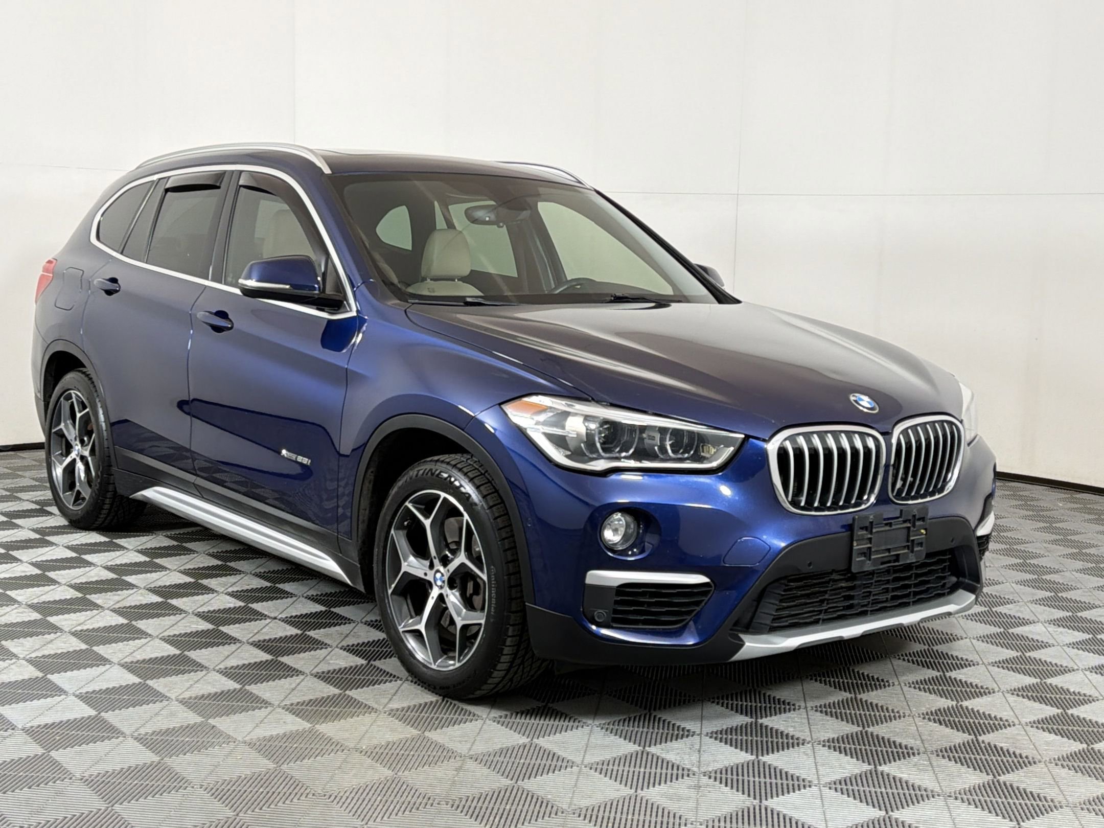 Used 2016 BMW X1 xDrive28i AWD/4WD image 8