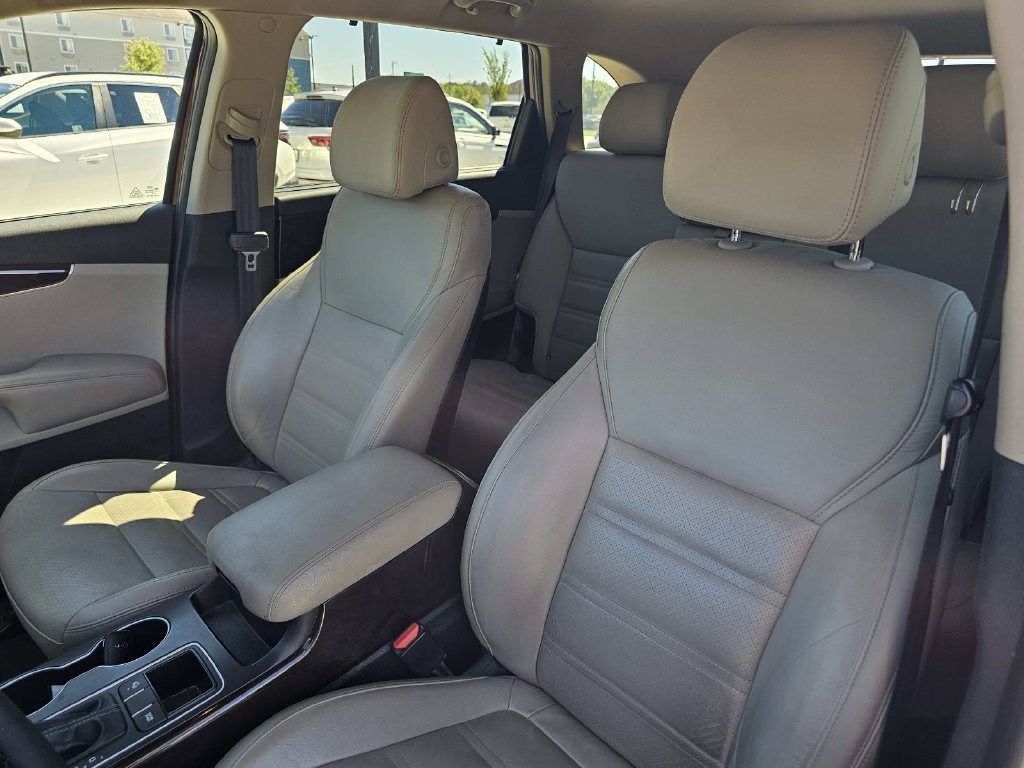 Used 2017 Kia Sorento EX w/ EX Premium Package FWD image 22