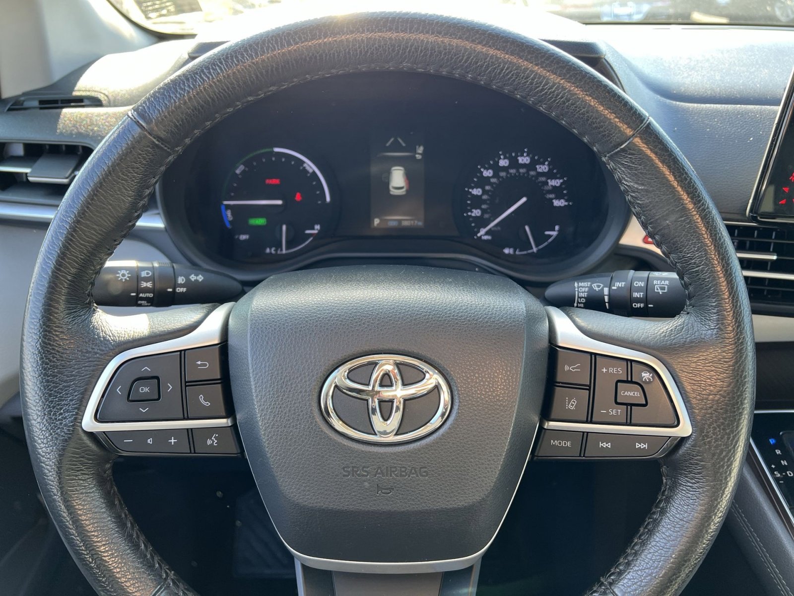 Used 2023 Toyota Sienna XLE image 16