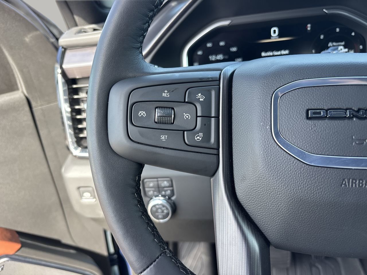 Used 2025 GMC Sierra 2500 Denali Ultimate image 30