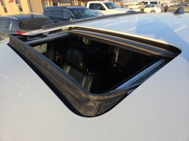 Used 2019 Jeep Grand Cherokee Limited image 3