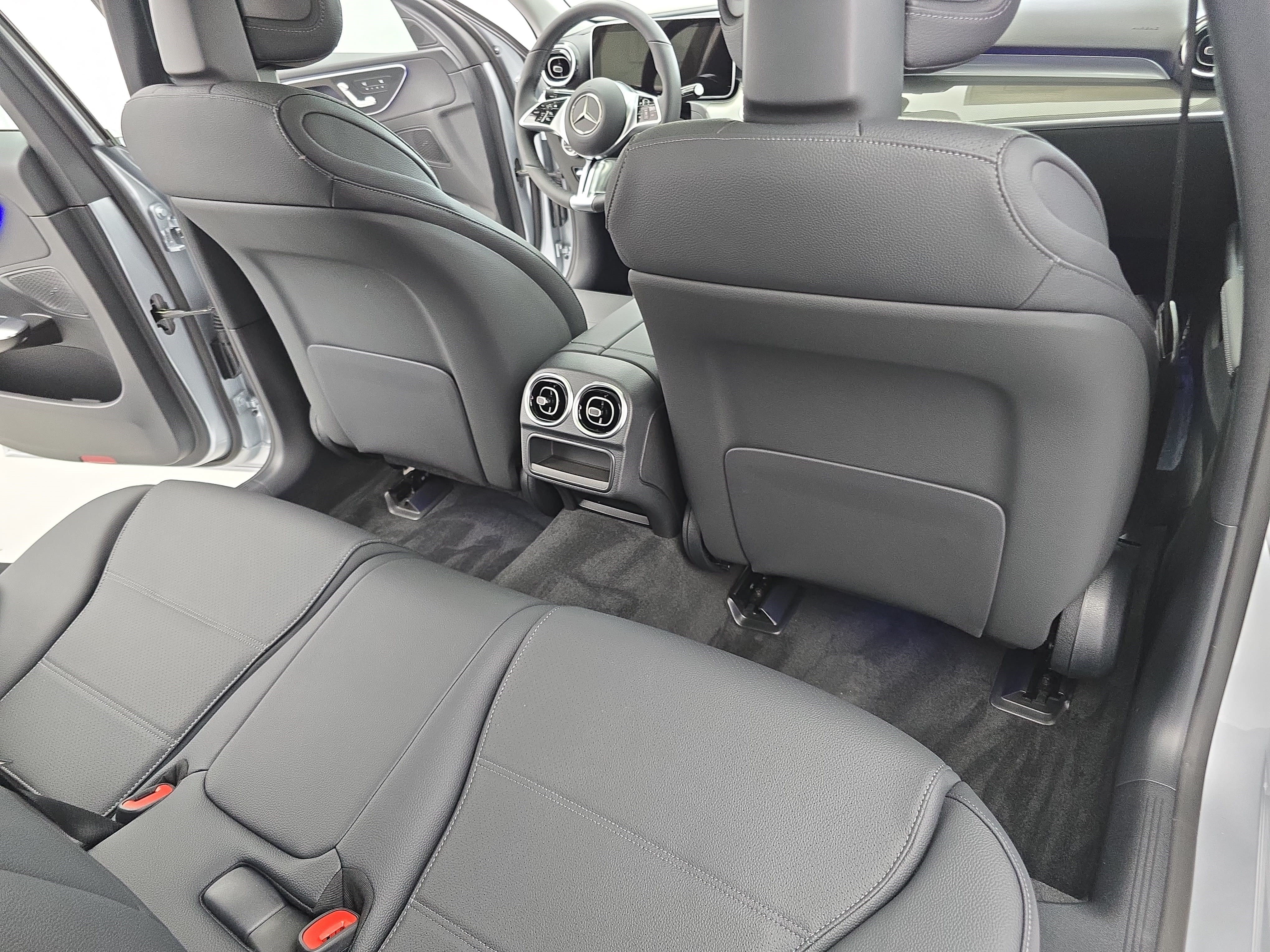 New 2026 Mercedes-Benz C 300 4MATIC Sedan image 11